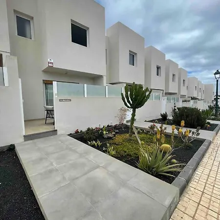 Feriehus Sunset Bastian, Junto A La Costa *