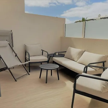 Sunset Bastian, Junto A La Costa Costa Teguise